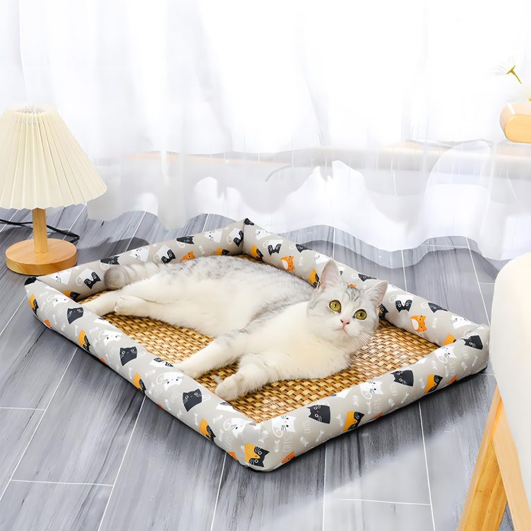 سرير تبريد للحيوانات الاليفة من اكسسبرينج، بساط تبريد ناعم للكلاب مع قماش اوكسفورد جيد التهوية، بساط تبريد للحيوانات الاليفة للقطط الصغيرة والكلاب، وسادة ثلج صيفية تمتص الرطوبة بسرعة (40 × 30 سم)