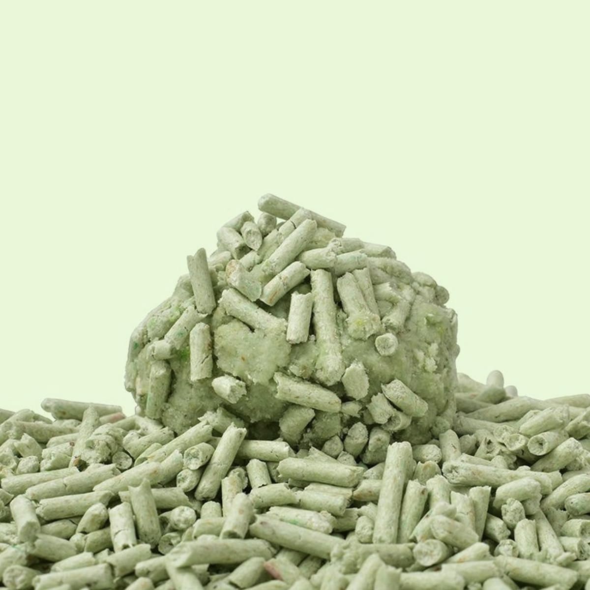 رمل فضلات القطط مصنوع من البنتونيت الطبيعي بنسبة 100% من اي سي في في، رمل فضلات معدني طبيعي متكتل وعالي الامتصاص يضمن لقطتك العودة إلى صندوق فضلات القطط براحة تامة، 7 لتر