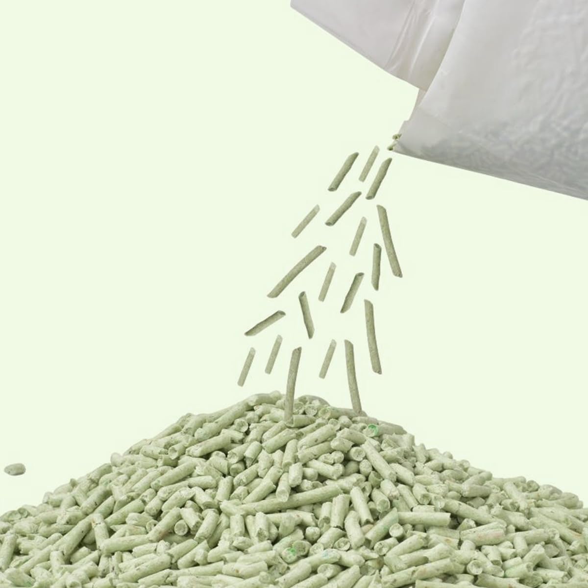 رمل فضلات القطط مصنوع من البنتونيت الطبيعي بنسبة 100% من اي سي في في، رمل فضلات معدني طبيعي متكتل وعالي الامتصاص يضمن لقطتك العودة إلى صندوق فضلات القطط براحة تامة، 7 لتر