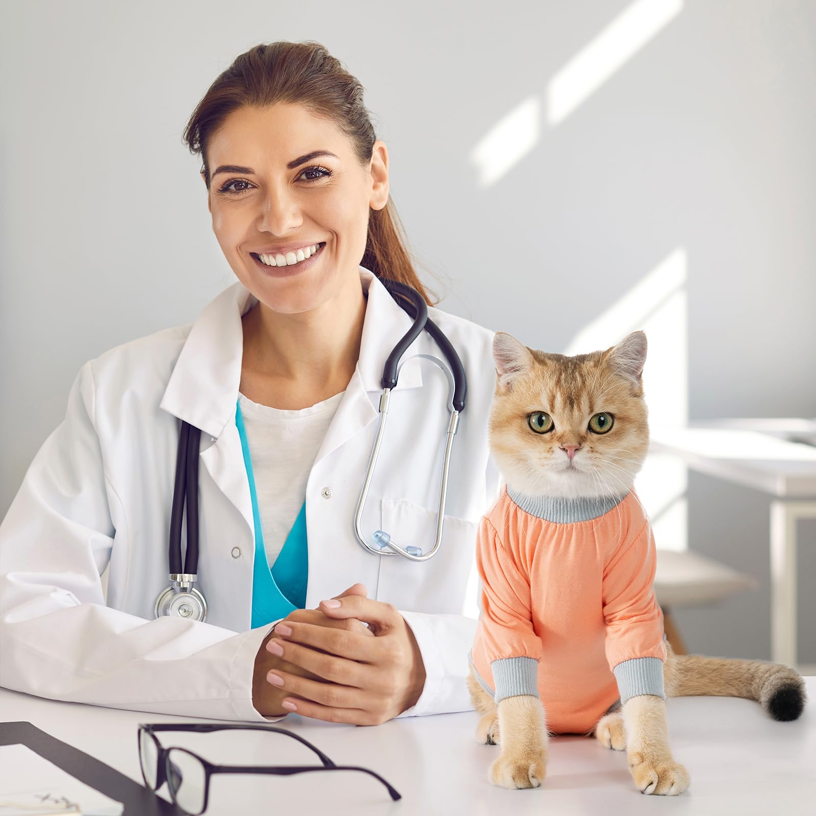 افونت بدلة التعافي للقطط - قطعة واحدة مع اكمام امامية بعد الجراحة، جراحة جراحية للجروح البطنية والامراض الجلدية مع ياقة الكترونية بديلة - ازرق رمادي (S)