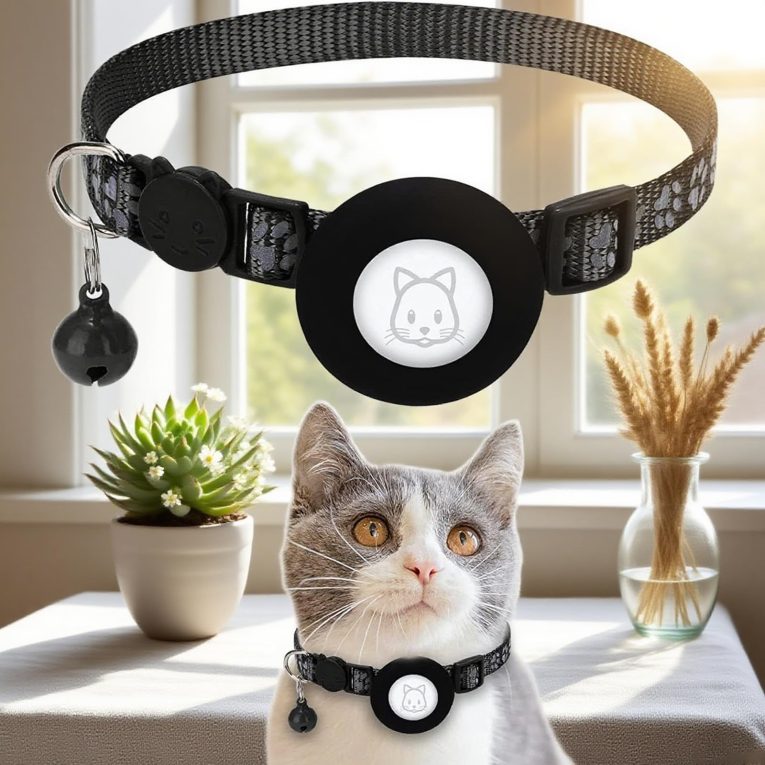 طوق للقطط مع جرس قابل للتعديل للقطط الصغيرة والجراء والكلاب الصغيرة، طوق كيتي لطيف مع حامل بطاقة متوافق مع ايرتاج، طوق قطط امن مرن لتتبع هوية الاسم