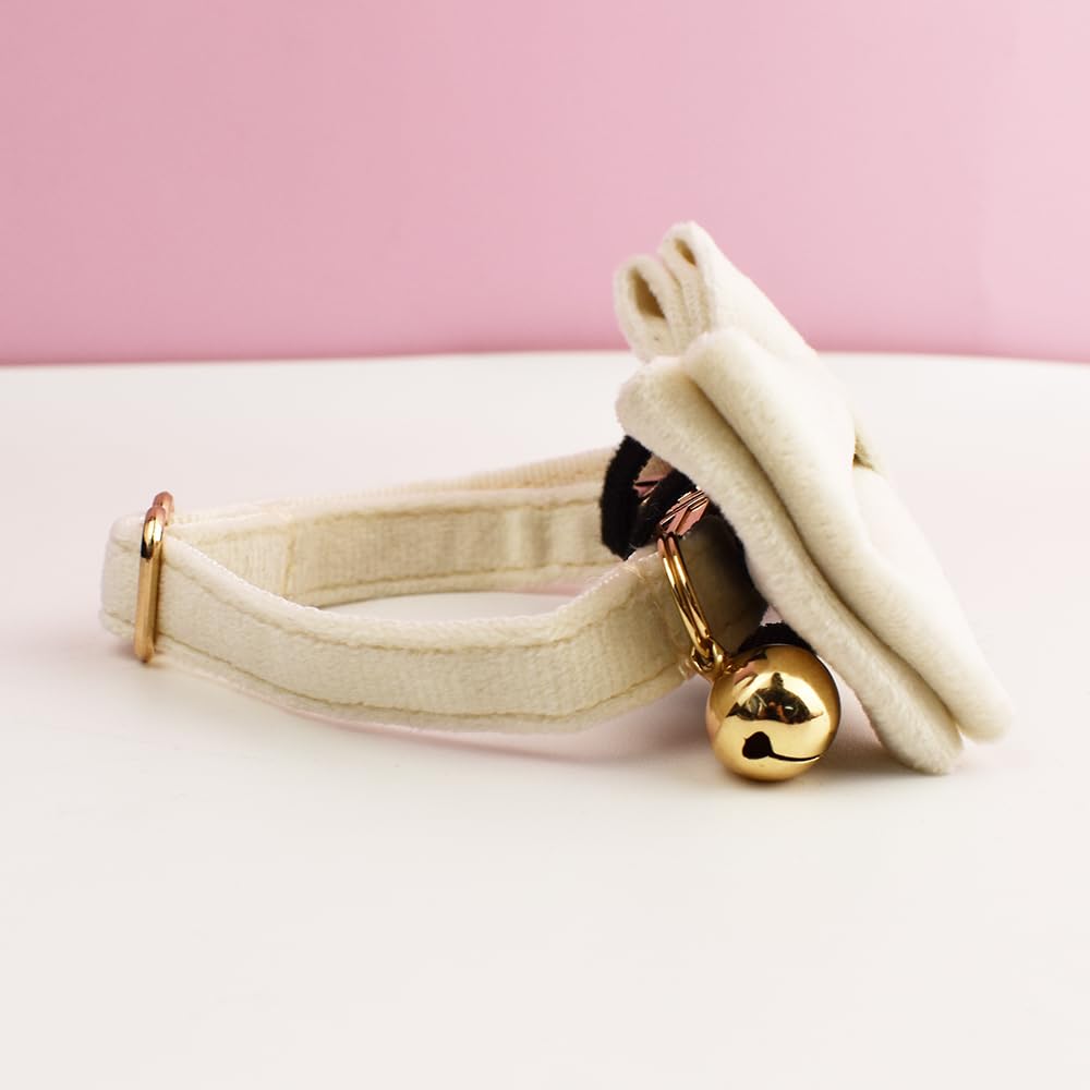 طوق للقطط مع مشبك ذهبي أنيق وحامل ايرتاج قابل للإزالة وجرس قابل للتعديل والفصل وربطة عنق قابلة للإزالة، مثالي للقطط والكلاب الصغيرة (أحمر كرزي)